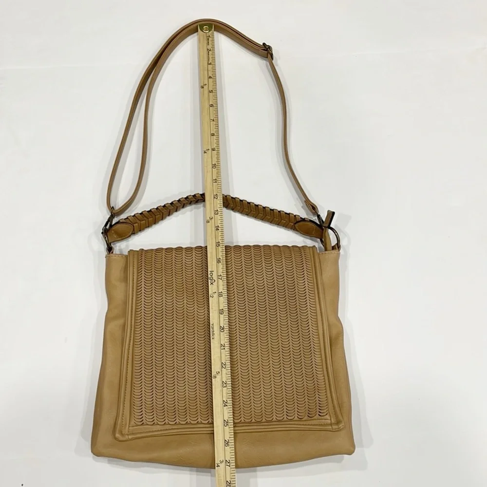 Coco + Carmen Giana Messenger Bag Shoulder Crossbody Tan Vegan‎ Faux Leather